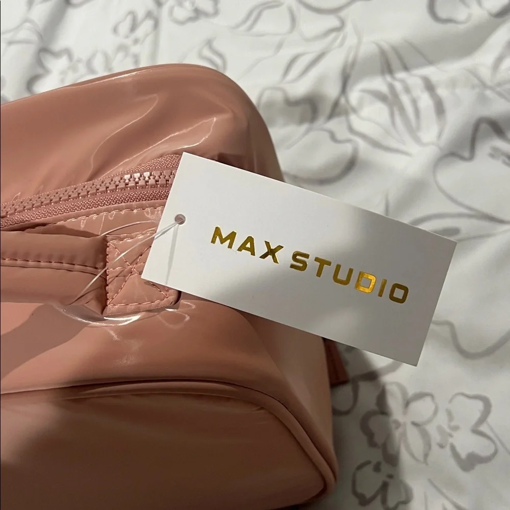 492. Max Studio  Peach Cosmetic & Toiletry Bag.